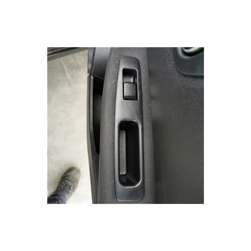 BOTONERA PUERTA TRA. IZDA.