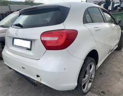 REJILLA PARAGOLPES DEL.  para Mercedes-Benz Clase A (BM 176)(06.2012->)