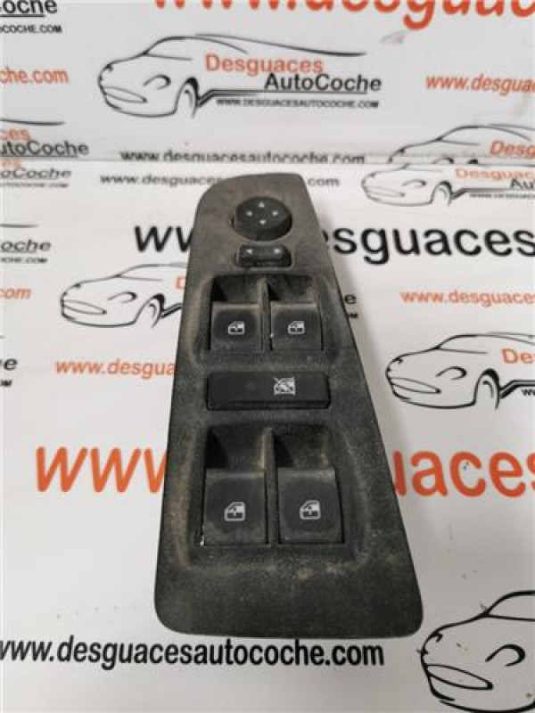 BOTONERA PUERTA DEL. IZDA.