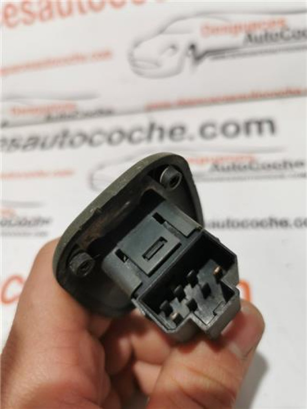 BOTONERA PUERTA TRA. DCHA.