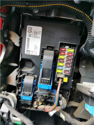 CAJA FUSIBLES/RELE para Opel Corsa D (2006->)