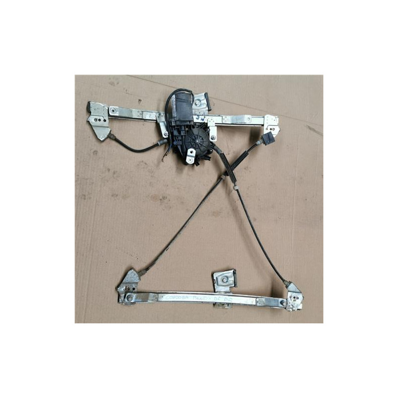 ELEVALUNAS ELECTRICO DEL. DCHO.