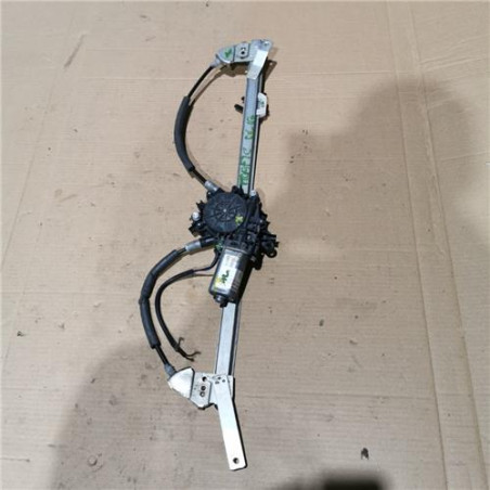 ELEVALUNAS ELECTRICO IZDO.