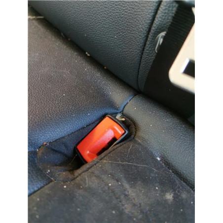 ANCLAJE CINTURON TRA. IZDO.