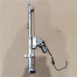 ELEVALUNAS ELECTRICO DCHO.