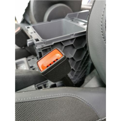 ANCLAJE CINTURON DEL. IZDO.