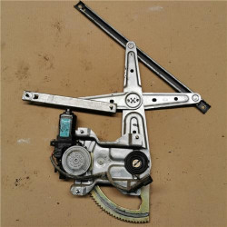 ELEVALUNAS ELECTRICO TRA. DCHO.