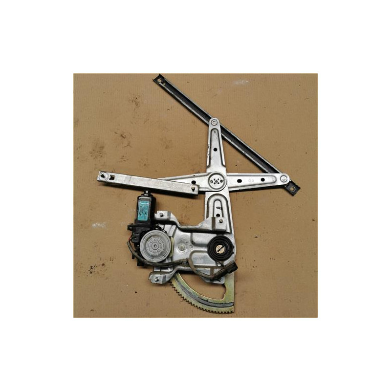 ELEVALUNAS ELECTRICO TRA. DCHO.