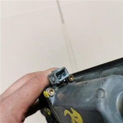 ELEVALUNAS ELECTRICO DCHO.