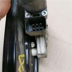 ELEVALUNAS ELECTRICO TRA. IZDO.