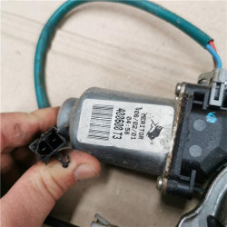 ELEVALUNAS ELECTRICO DEL. DCHO.