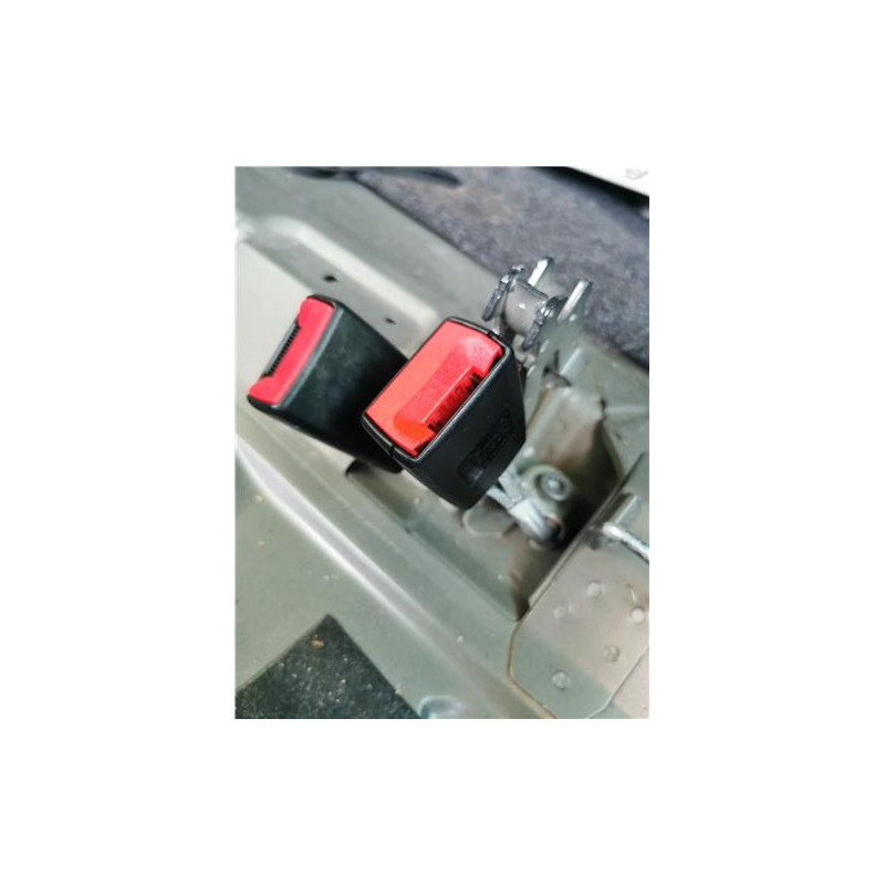 ANCLAJE CINTURON TRA. IZDO.