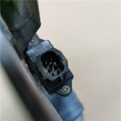 ELEVALUNAS ELECTRICO IZDO.