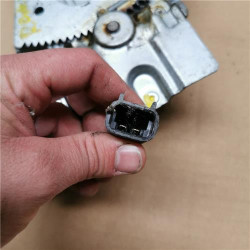 ELEVALUNAS ELECTRICO DEL. IZDO.