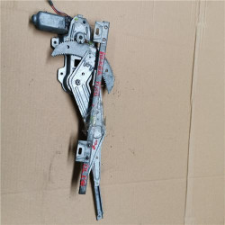 ELEVALUNAS ELECTRICO DCHO.