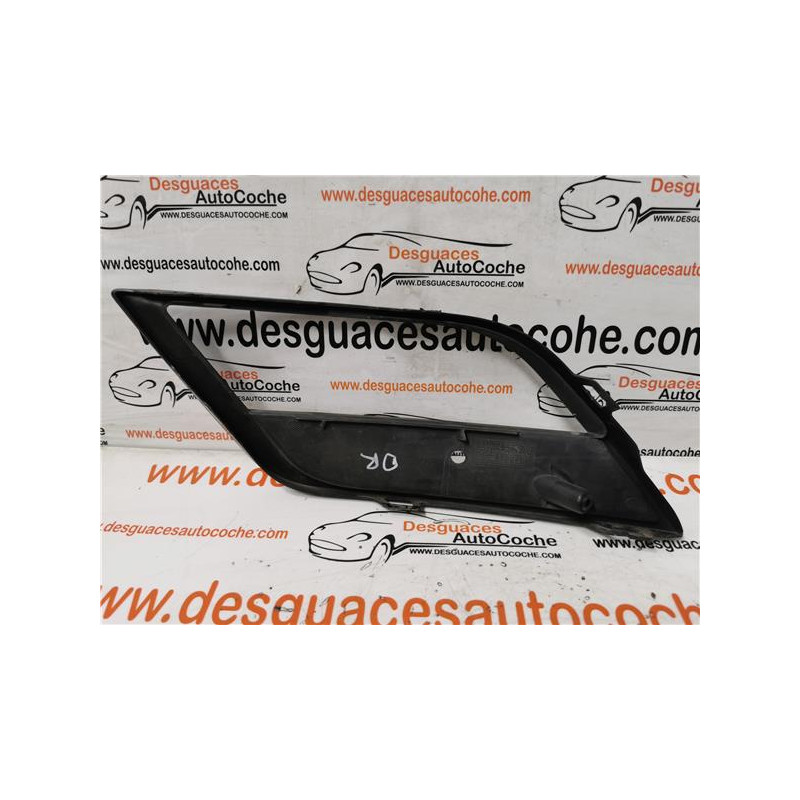 REJILLA PARAGOLPES DEL. DCHA.