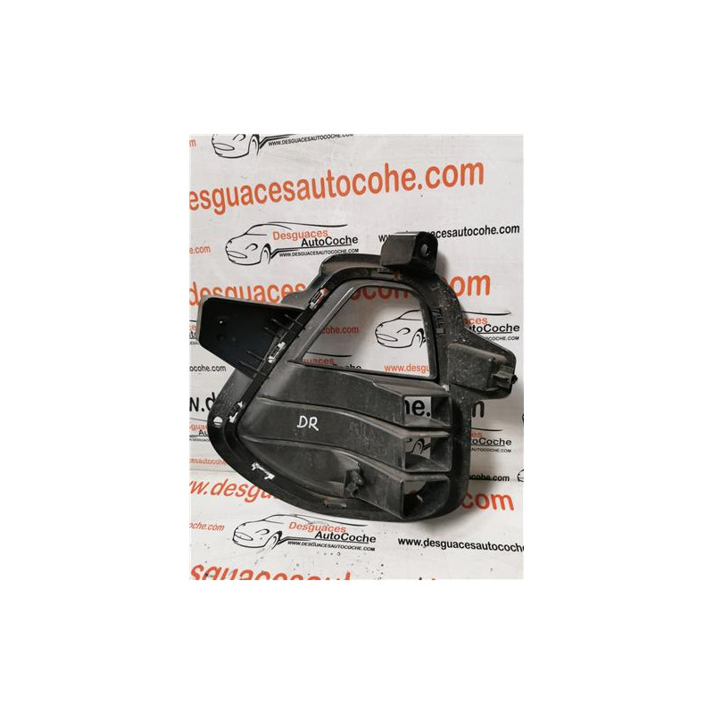 REJILLA PARAGOLPES DEL. DCHA.