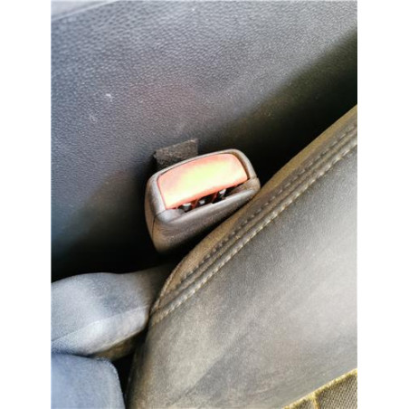 ANCLAJE CINTURON DEL. DCHO.