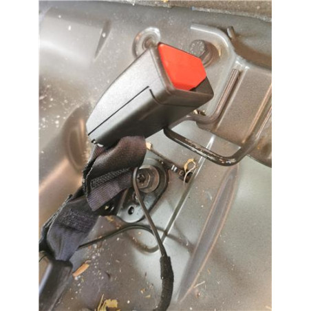 ANCLAJE CINTURON TRA. IZDO.