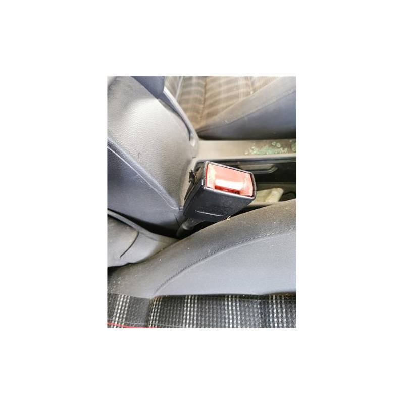 ANCLAJE CINTURON DEL. DCHO.