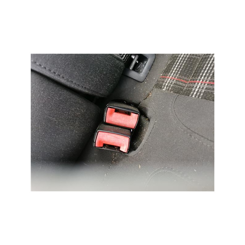 ANCLAJE CINTURON TRA. IZDO.