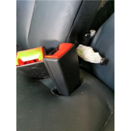 ANCLAJE CINTURON TRA. IZDO.