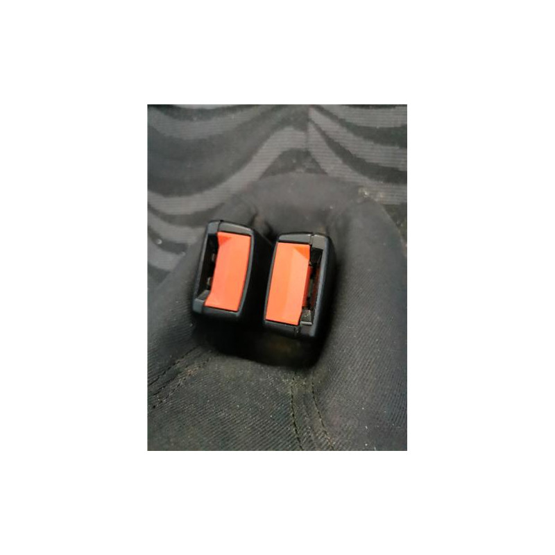 ANCLAJE CINTURON TRA. IZDO.