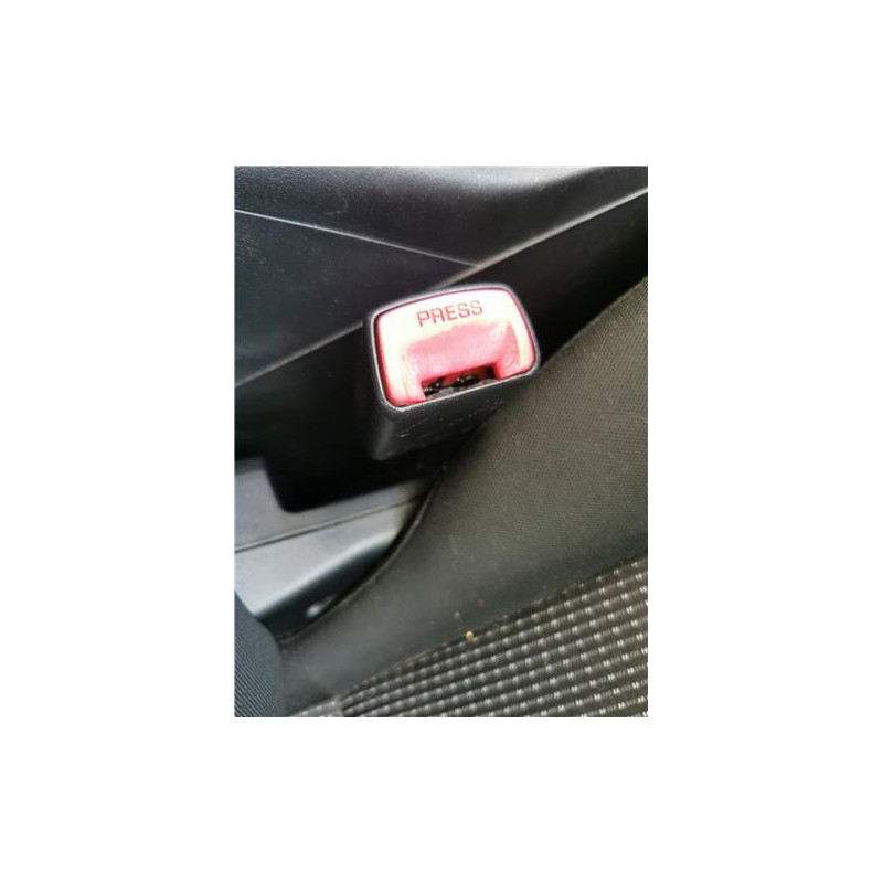 ANCLAJE CINTURON DEL. DCHO.