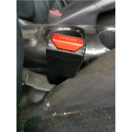 ANCLAJE CINTURON DEL. DCHO.