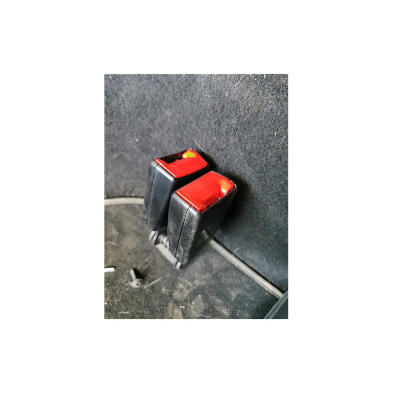 ANCLAJE CINTURON TRA. IZDO.