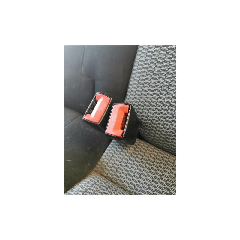 ANCLAJE CINTURON TRA. IZDO.