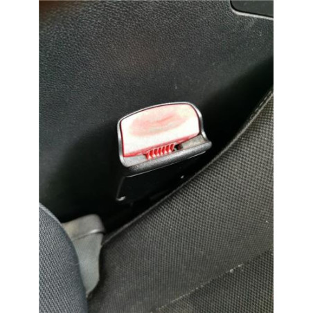 ANCLAJE CINTURON DEL. DCHO.