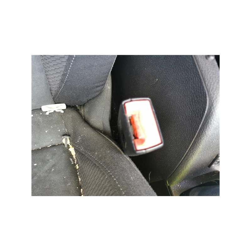 ANCLAJE CINTURON DEL. DCHO.