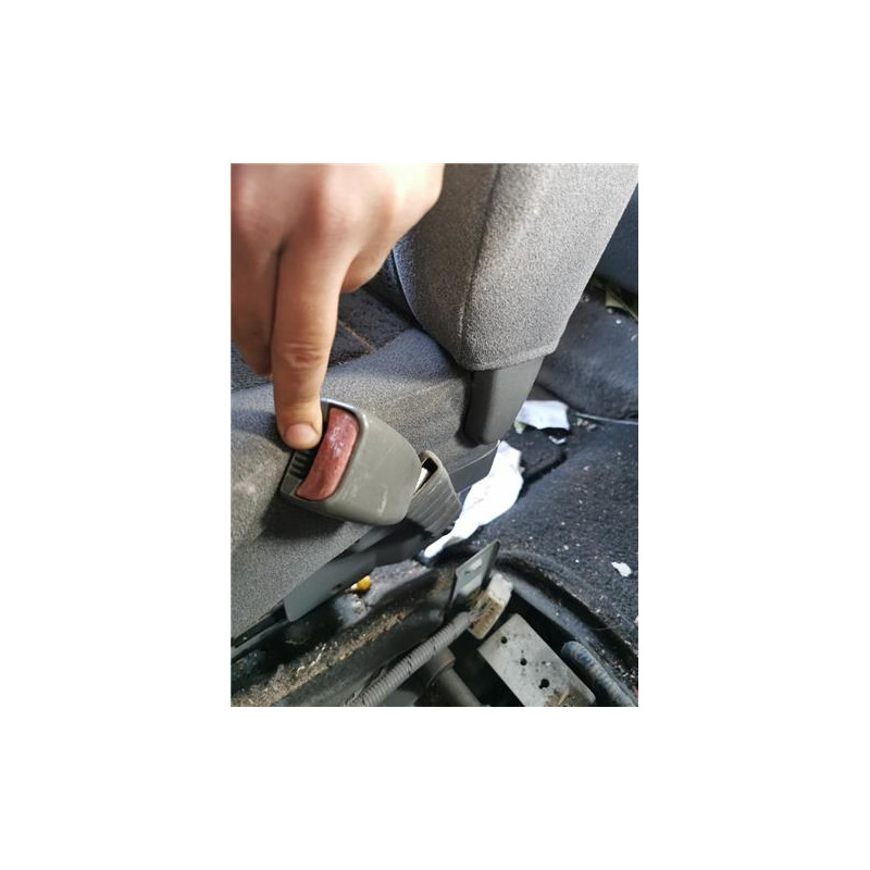 ANCLAJE CINTURON DEL. DCHO.