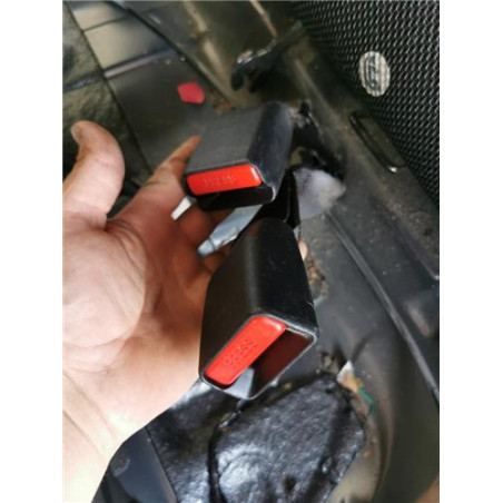 ANCLAJE CINTURON TRA. IZDO.