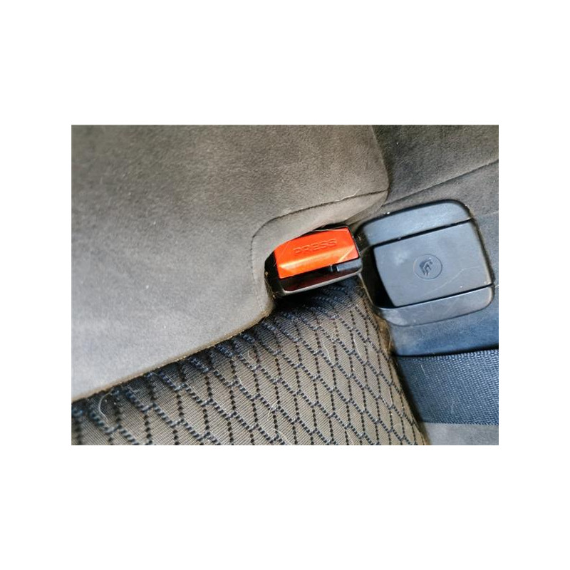 ANCLAJE CINTURON TRA. IZDO.