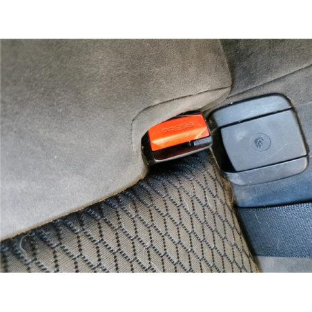 ANCLAJE CINTURON TRA. IZDO.