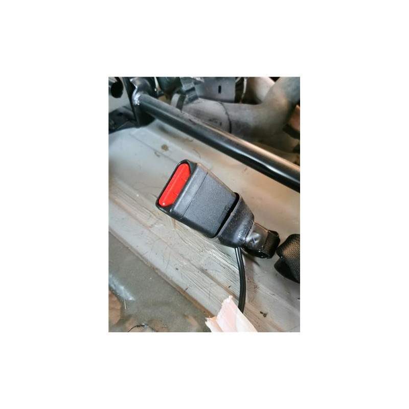 ANCLAJE CINTURON TRA. IZDO.