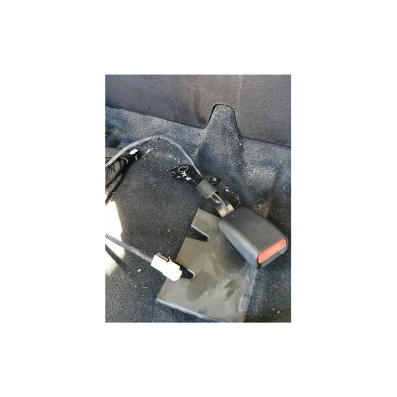 ANCLAJE CINTURON DEL. DCHO.