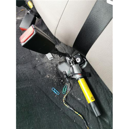 ANCLAJE CINTURON TRA. IZDO.