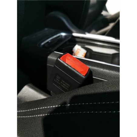 ANCLAJE CINTURON DEL. DCHO.