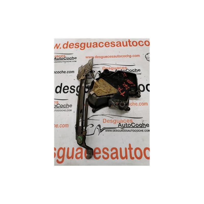 ELEVALUNAS ELECTRICO TRA. DCHO.