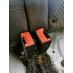 ANCLAJE CINTURON TRA. IZDO.