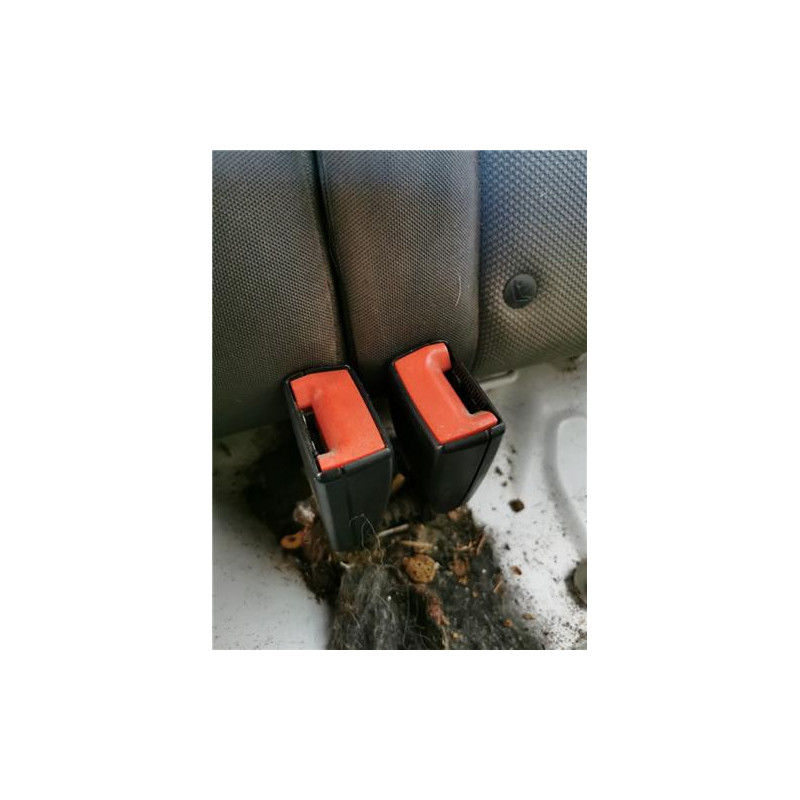ANCLAJE CINTURON TRA. IZDO.