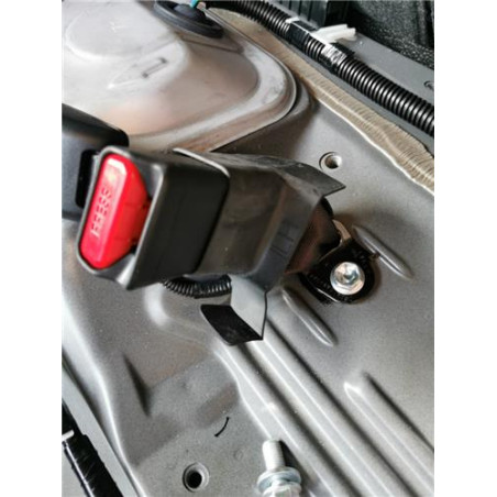 ANCLAJE CINTURON TRA. IZDO.