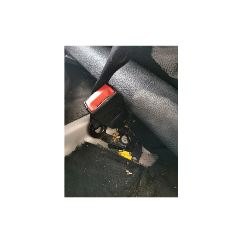 ANCLAJE CINTURON TRA. IZDO.