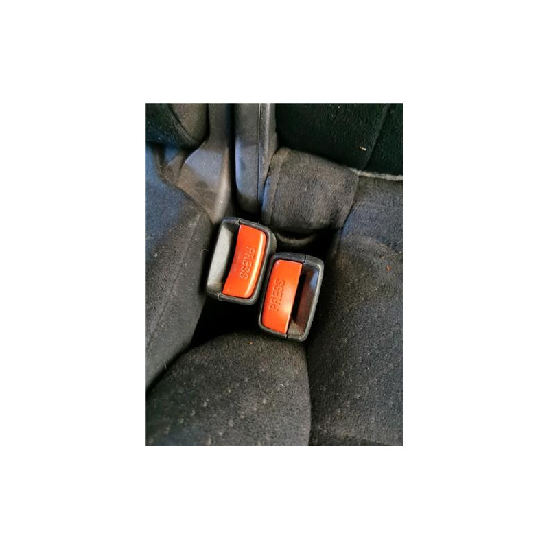 ANCLAJE CINTURON TRA. IZDO.