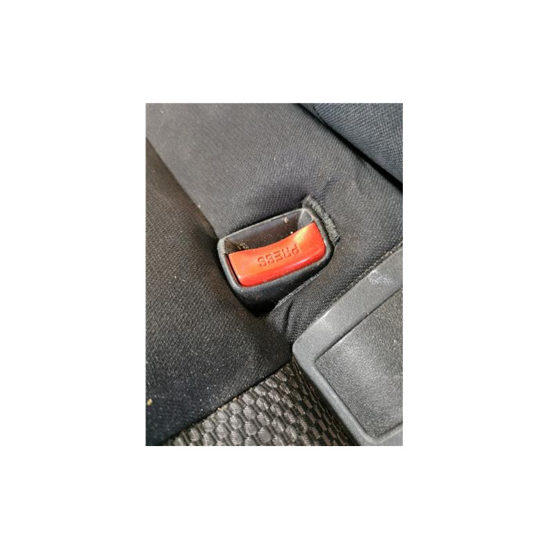 ANCLAJE CINTURON TRA. IZDO.