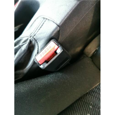 ANCLAJE CINTURON DEL. IZDO.