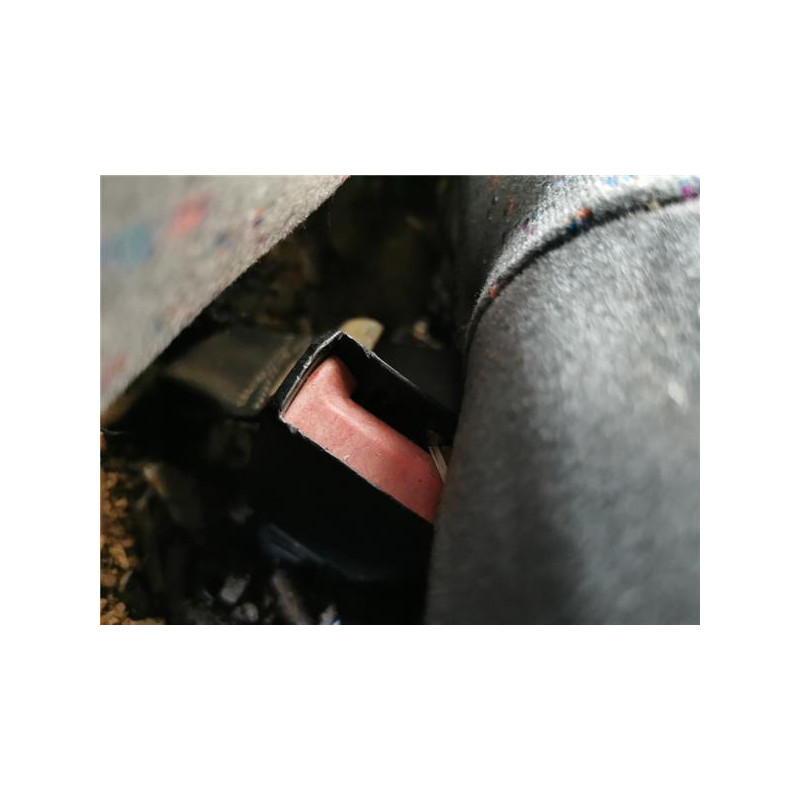 ANCLAJE CINTURON TRA. IZDO.